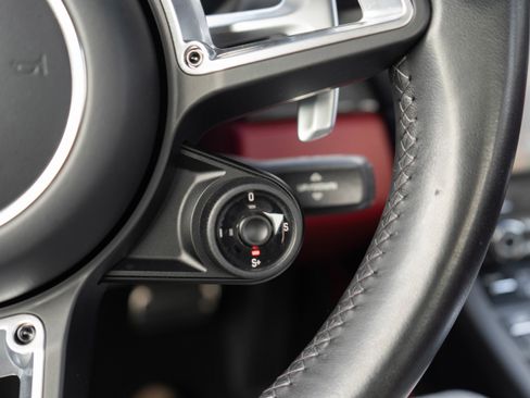 Used 2017 Porsche 911 Carrera 4S image 14