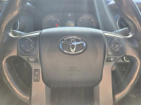 Used 2016 Toyota Tacoma TRD Off-Road image 23
