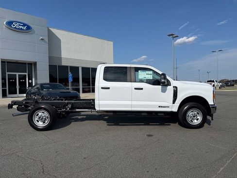 New 2026 Ford F350 XL w/ XL Chrome Package image 2