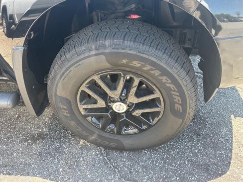 Used 2018 Nissan Frontier SV AWD/4WD image 7