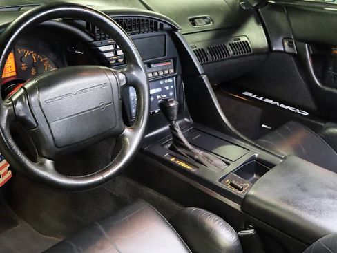 Used 1992 Chevrolet Corvette Coupe image 9