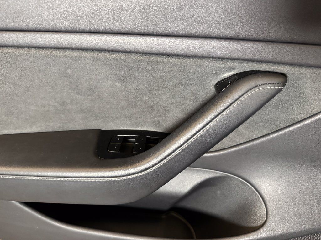 Used 2019 Tesla Model 3 Long Range RWD image 17