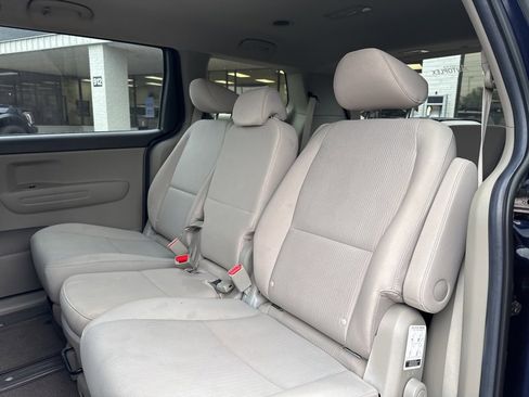 Used 2021 Kia Sedona LX image 34