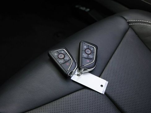 Used 2024 Chevrolet Corvette Stingray Coupe w/ 1LT RWD image 10