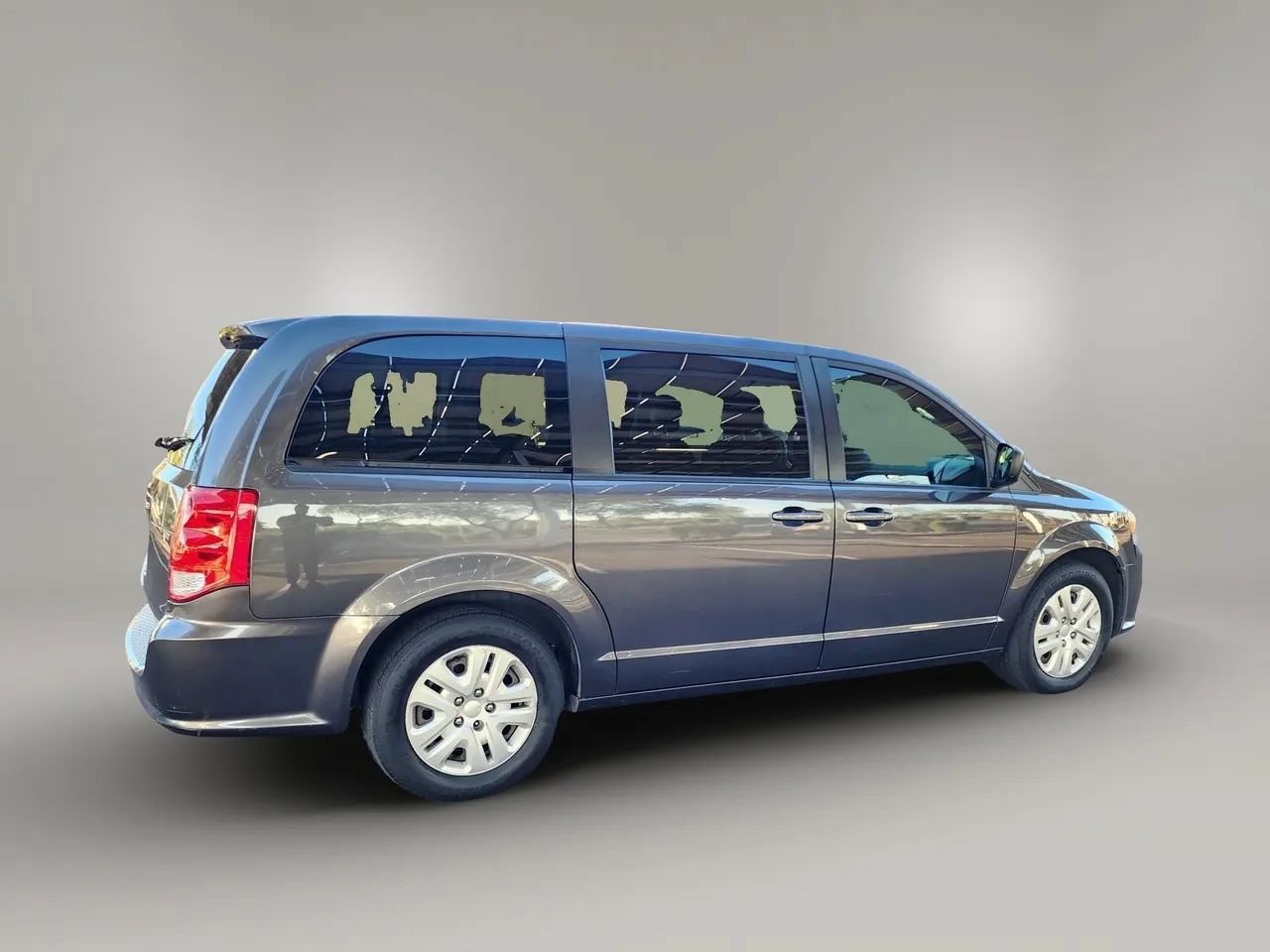 Used 2018 Dodge Grand Caravan SE w/ UConnect Hands-Free Group FWD image 3