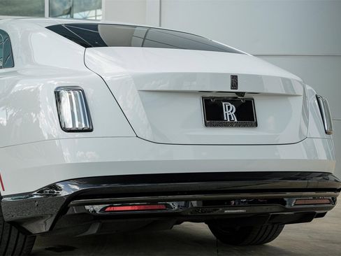New 2025 Rolls-Royce Spectre Black Badge image 14
