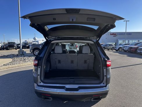 Used 2021 Chevrolet Traverse Premier image 22
