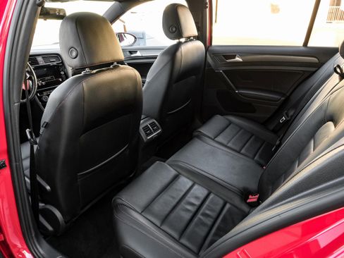 Used 2018 Volkswagen GTI SE w/ SE Leather Package image 38