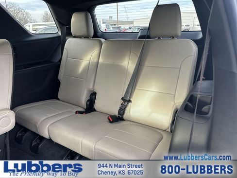 Used 2022 Chevrolet Traverse Premier image 21