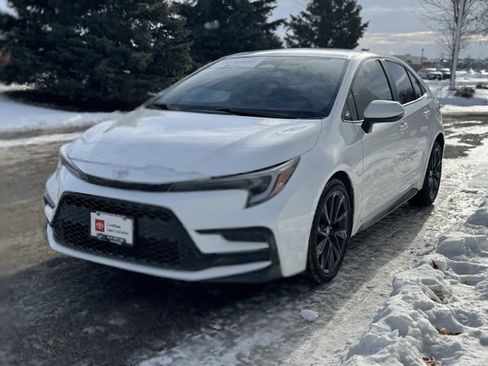 Certified 2025 Toyota Corolla SE image 30