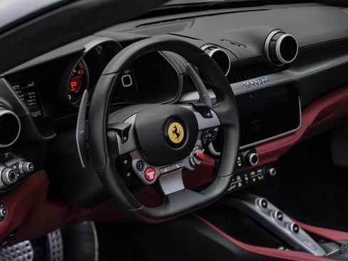 Used 2019 Ferrari Portofino image 54