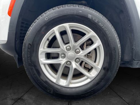 Used 2022 Jeep Grand Cherokee L Laredo w/ Luxury Tech Group I image 14