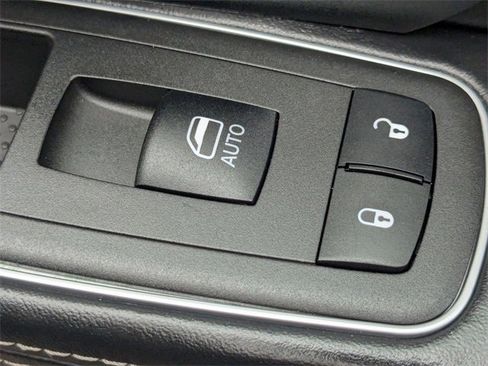 Used 2024 RAM 2500 Limited image 35