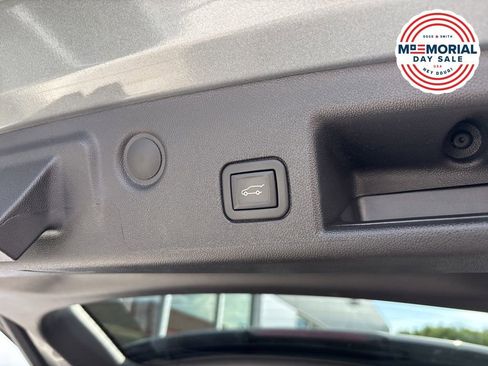 Used 2024 Chevrolet Equinox Premier AWD/4WD image 17