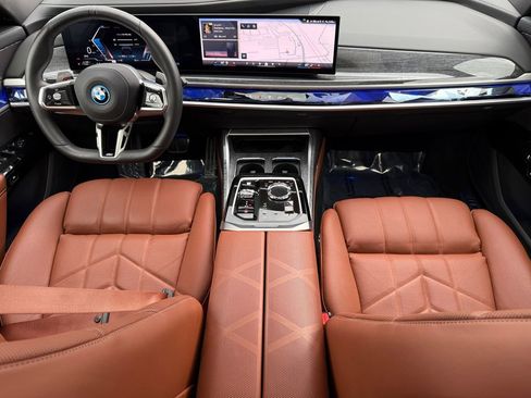 Certified 2026 BMW 750e xDrive AWD/4WD image 10