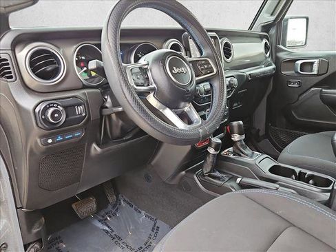 Used 2023 Jeep Wrangler Unlimited Rubicon 4xe w/ Cold Weather Group AWD/4WD image 10