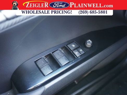 Used 2025 Toyota Camry SE image 26