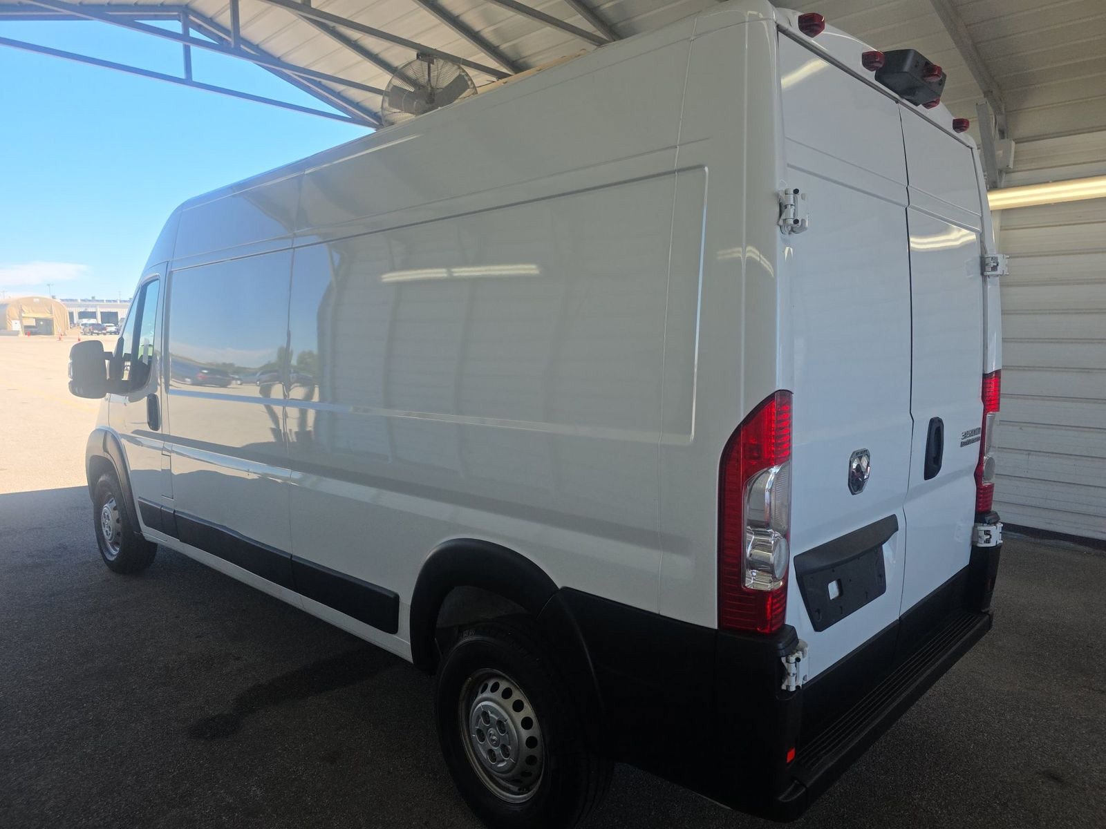 Used 2025 RAM ProMaster 3500 w/ Convenience Group FWD image 4