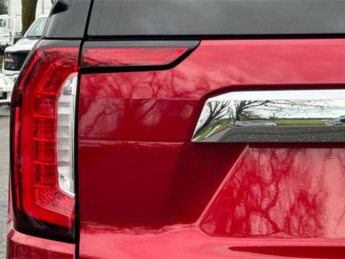 Used 2023 GMC Yukon XL SLE w/ Gmc Pro Safety Plus Package image 49