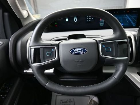 Used 2025 Ford Expedition Active AWD/4WD image 8