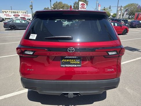 Certified 2026 Toyota Grand Highlander XLE FWD image 10
