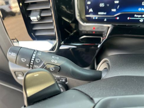 Used 2024 Chevrolet Silverado 1500 RST image 11