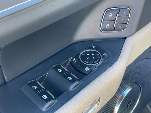 Used 2024 Ford Expedition Max Limited image 19