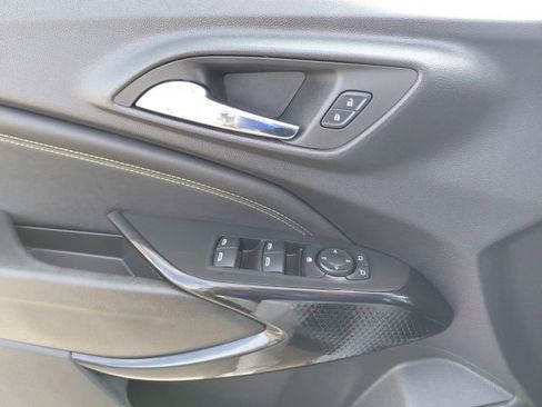 Used 2025 Chevrolet Trax LT image 14