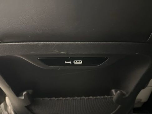 Used 2024 Chrysler Pacifica Touring-L image 30