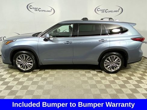 Used 2023 Toyota Highlander Platinum AWD/4WD image 2
