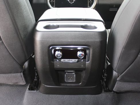 Used 2025 GMC Yukon XL Elevation image 30