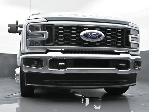 Used 2024 Ford F350 Lariat w/ Chrome Package image 32