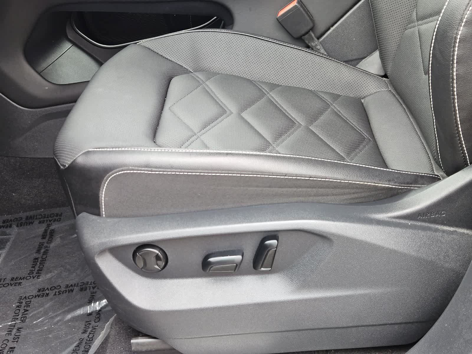 Used 2025 Volkswagen Atlas SE FWD image 21