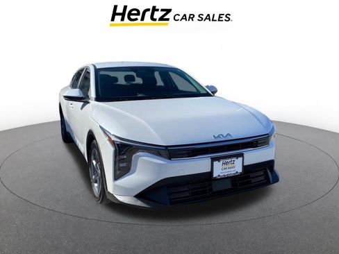 Used 2025 Kia K4 LXS FWD image 1