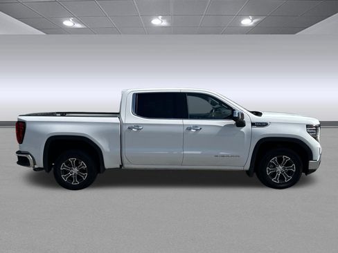 Used 2025 GMC Sierra 1500 SLT RWD image 2