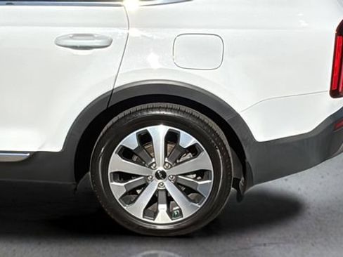 Used 2022 Kia Telluride EX w/ EX Premium Package image 37