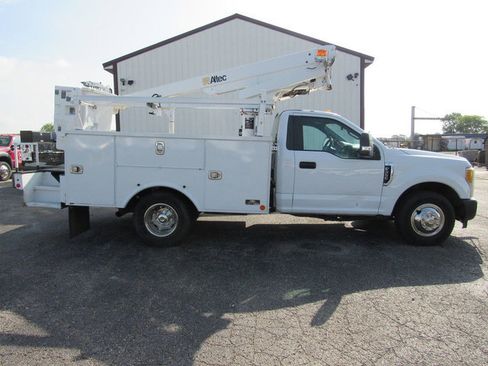 Used 2017 Ford F350 XL w/ Power Equipment Group RWD image 2