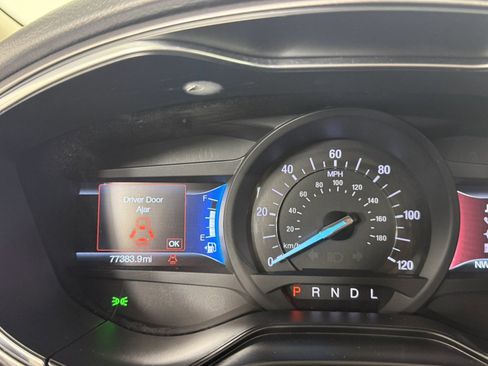 Used 2020 Ford Fusion SE FWD image 17