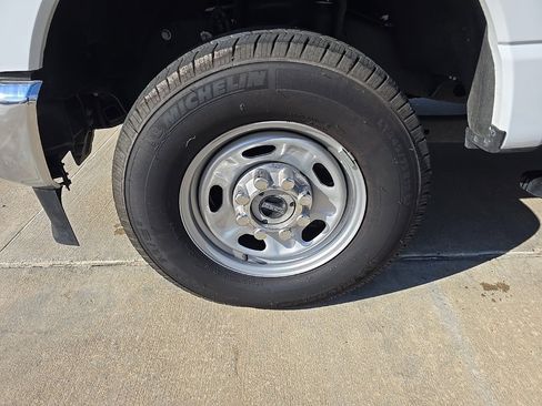 Used 2024 Ford F350 XL w/ XL Chrome Package image 2