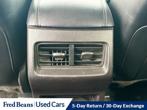 Used 2018 Ford Edge Titanium AWD/4WD image 32