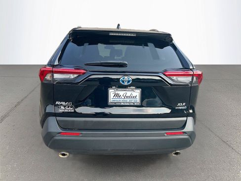 Used 2024 Toyota RAV4 XLE AWD/4WD image 6