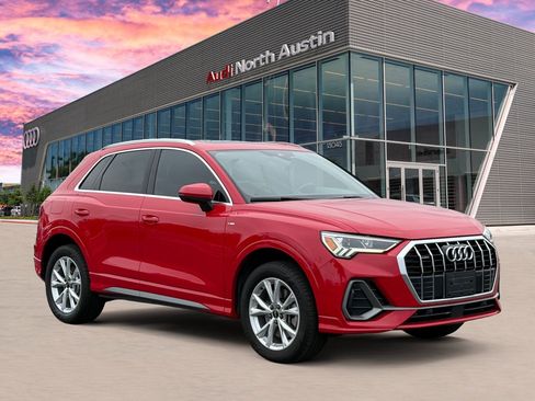 Used 2023 Audi Q3 2.0T Premium w/ Convenience Package AWD/4WD image 2