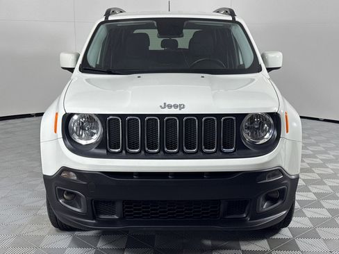 Used 2017 Jeep Renegade Latitude w/ Cold Weather Group image 12