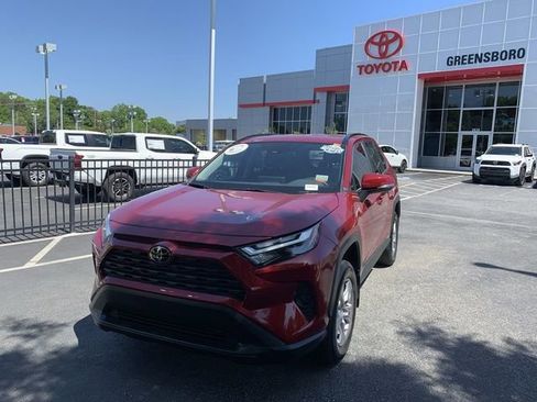 Used 2025 Toyota RAV4 XLE FWD image 1