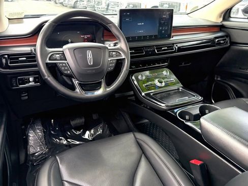 Used 2023 Lincoln Nautilus Reserve image 27