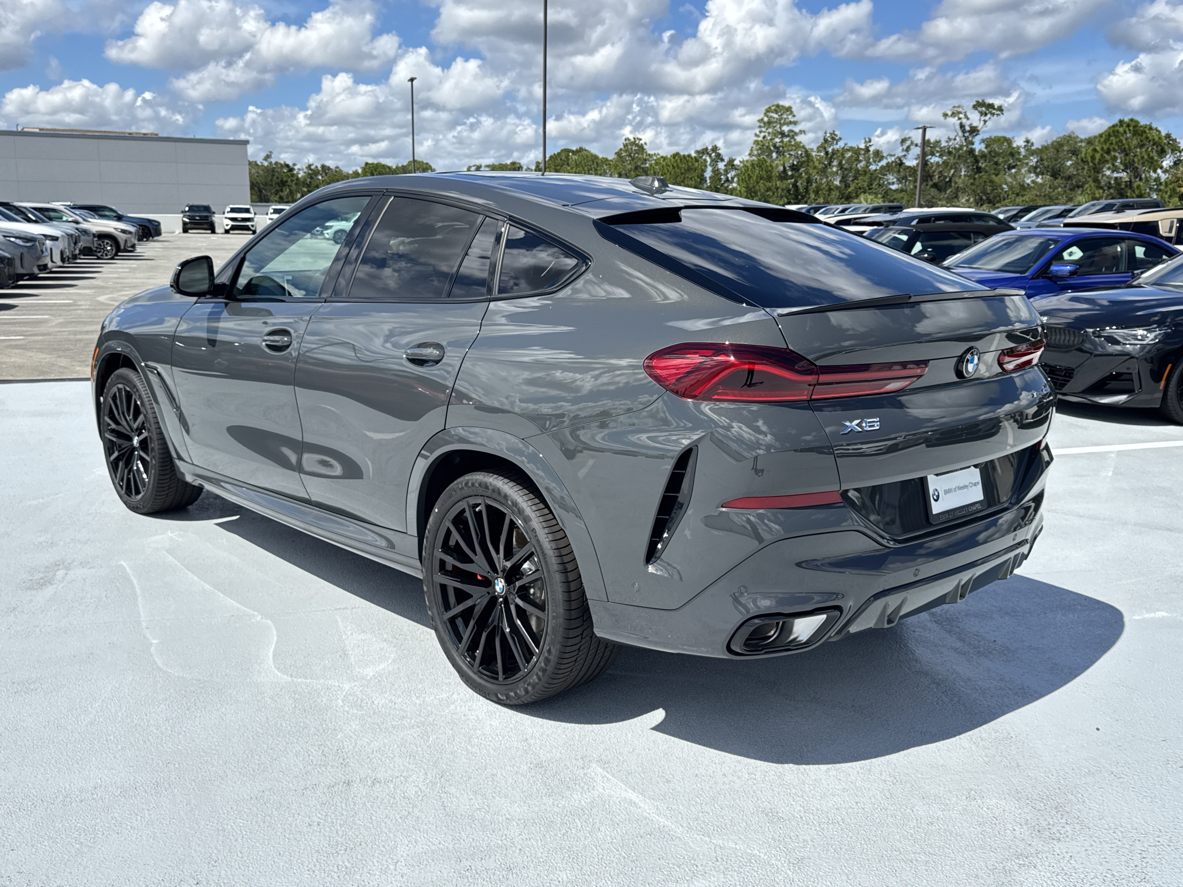 New 2027 BMW X6 xDrive40i w/ Executive Package AWD/4WD image 5