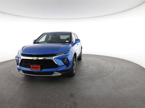 Used 2025 Chevrolet Blazer LT image 4