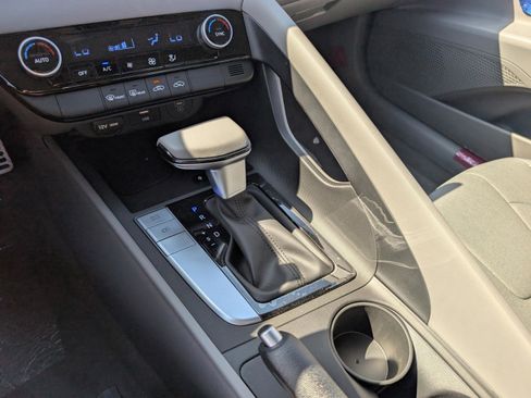 Used 2025 Hyundai Elantra Sport FWD image 28