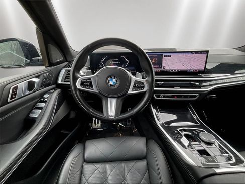 Used 2024 BMW X7 xDrive40i w/ M Sport Package AWD/4WD image 8