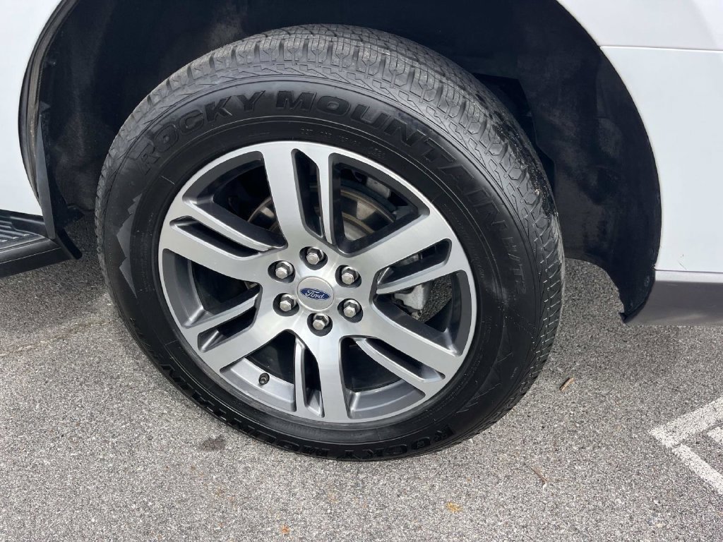 Used 2024 Ford Expedition Limited RWD image 13